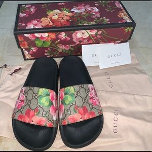 Authentic Gucci Bloom Supreme Slide Sandal sz 37